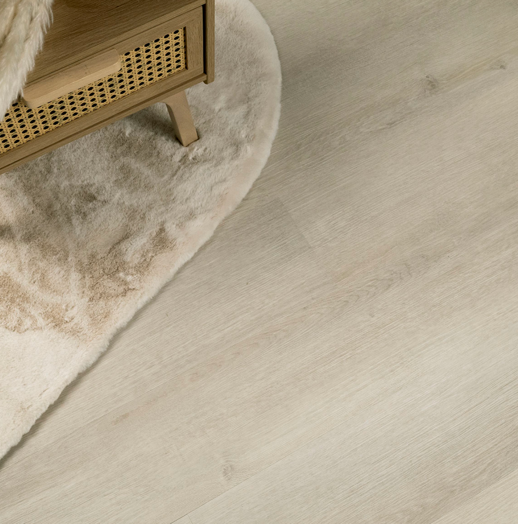 HONEY BELLA OAK Luxury Vinyl Plank