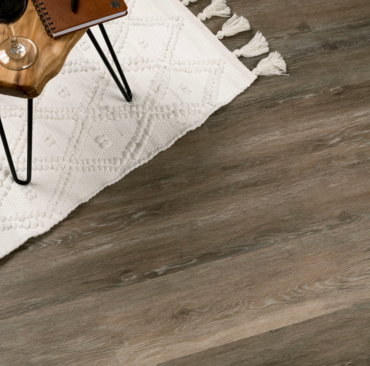 Dulles Tails Luxury Vinyl Planks