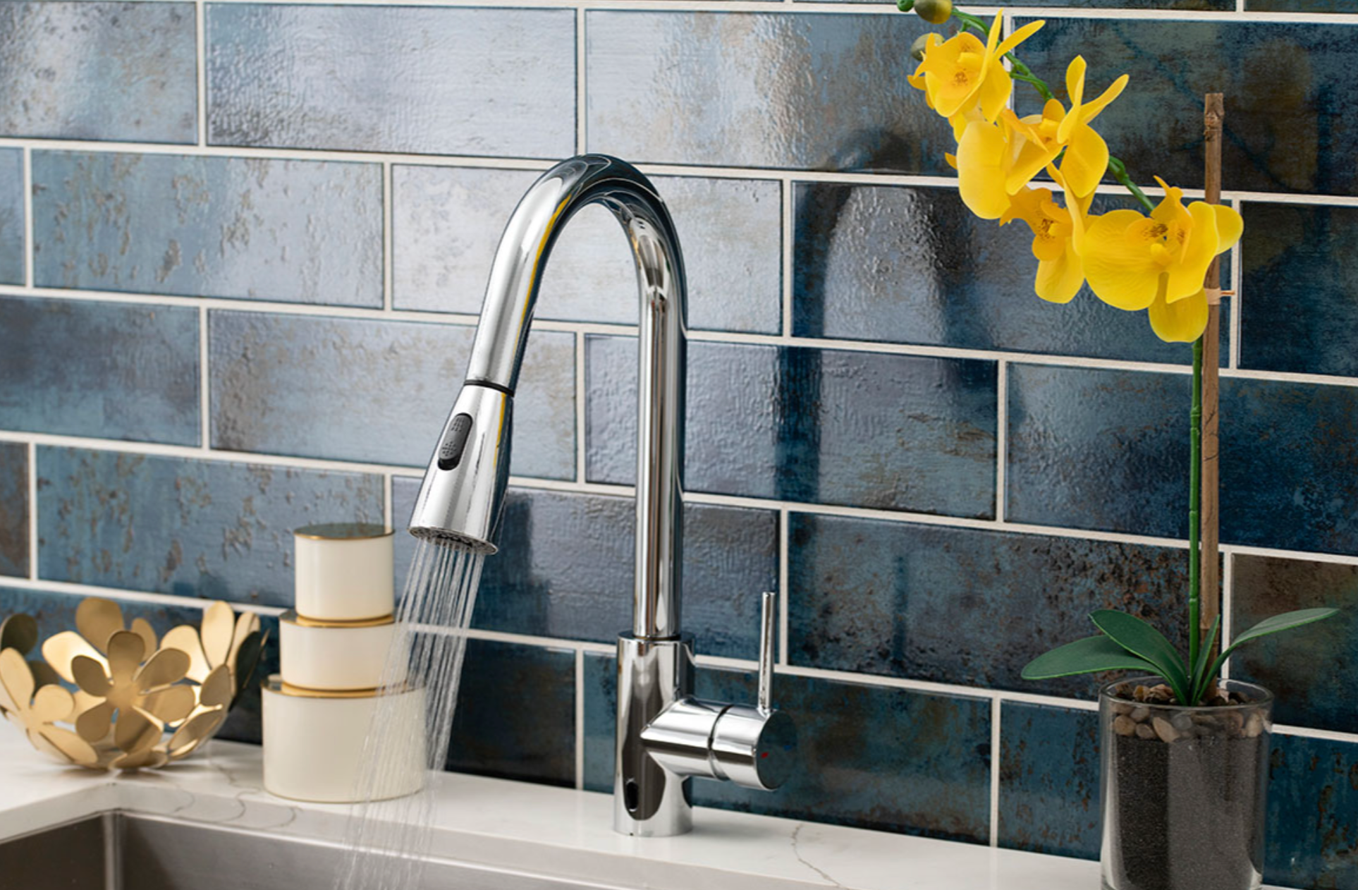 TOUCH-LESS INFRARED SENSOR KITCHEN FAUCET - 811 CHROME