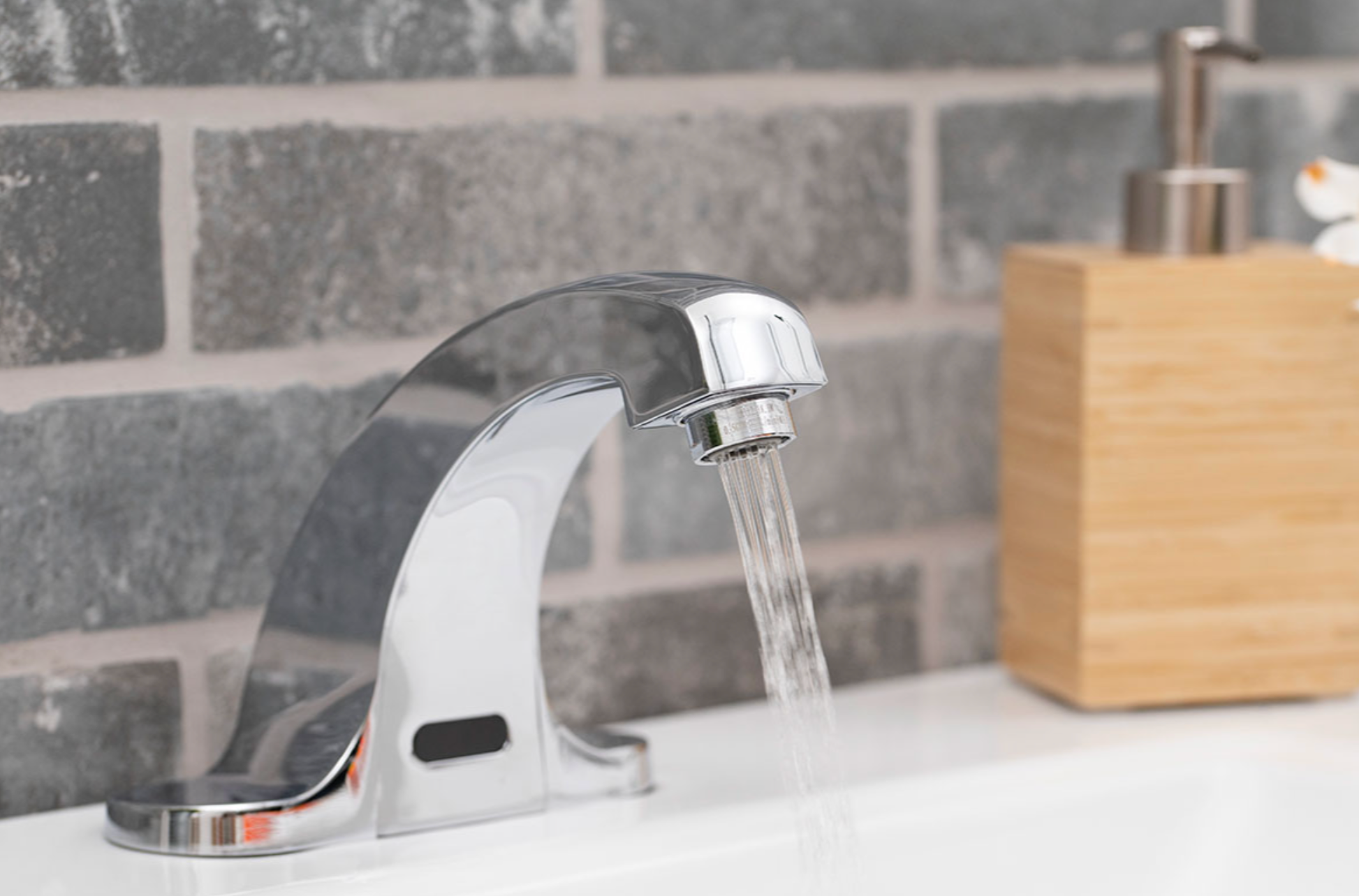 TOUCH-LESS INFRARED SENSOR BATHROOM FAUCET - 421 CHROME