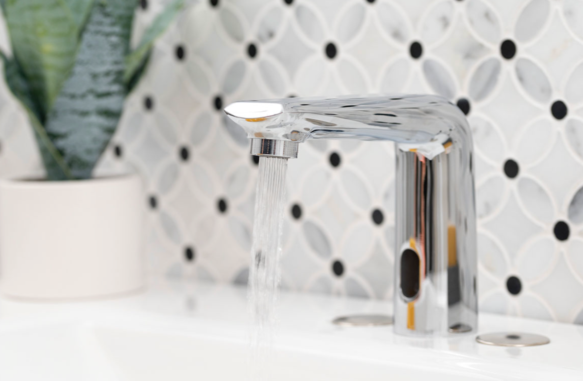 TOUCH-LESS INFRARED SENSOR BATHROOM FAUCET - 811 CHROME
